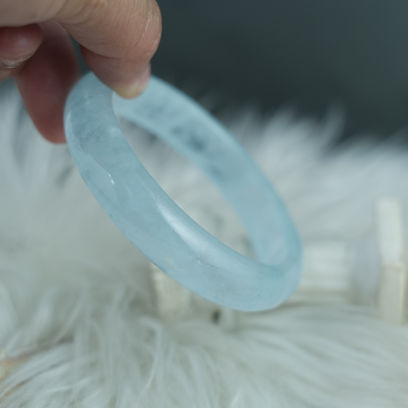 Vòng kiềng Aquamarine oval ni 57 chuẩn 4A