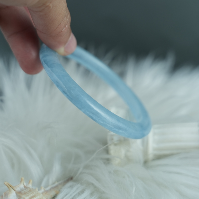 Vòng kiềng Aquamarine oval ni 58 chuẩn 4A