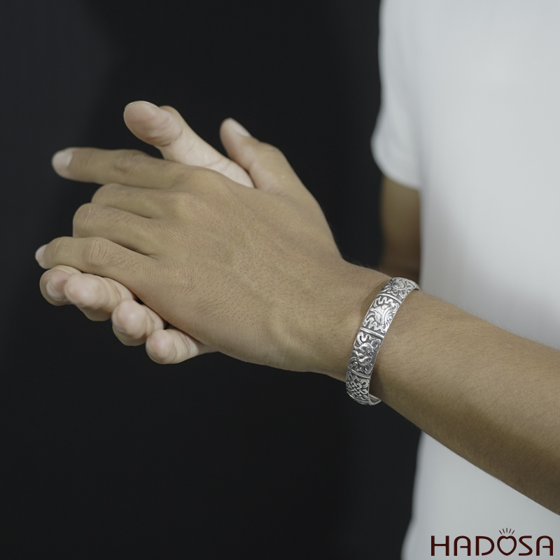 Vòng kiềng bạc Thái handmade