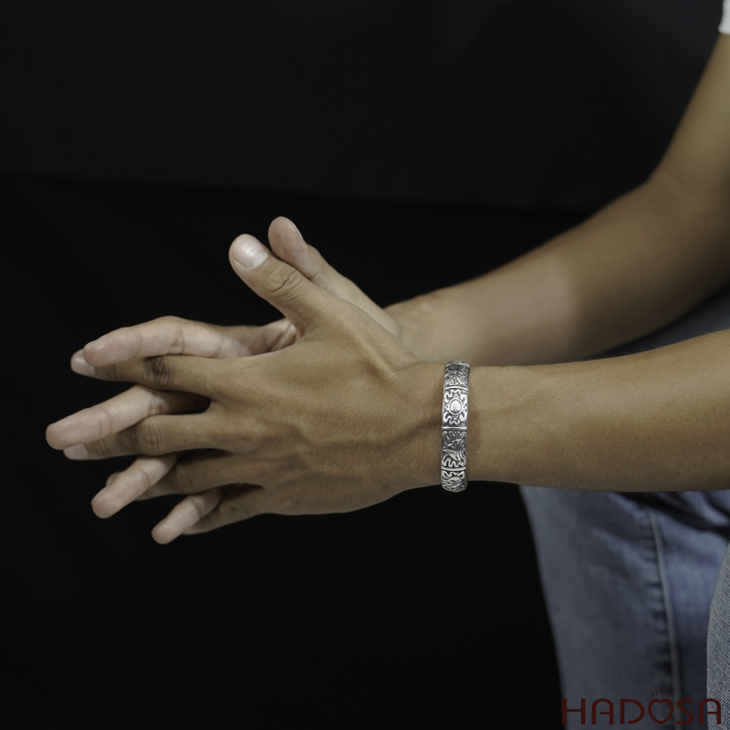 Vòng kiềng bạc Thái handmade