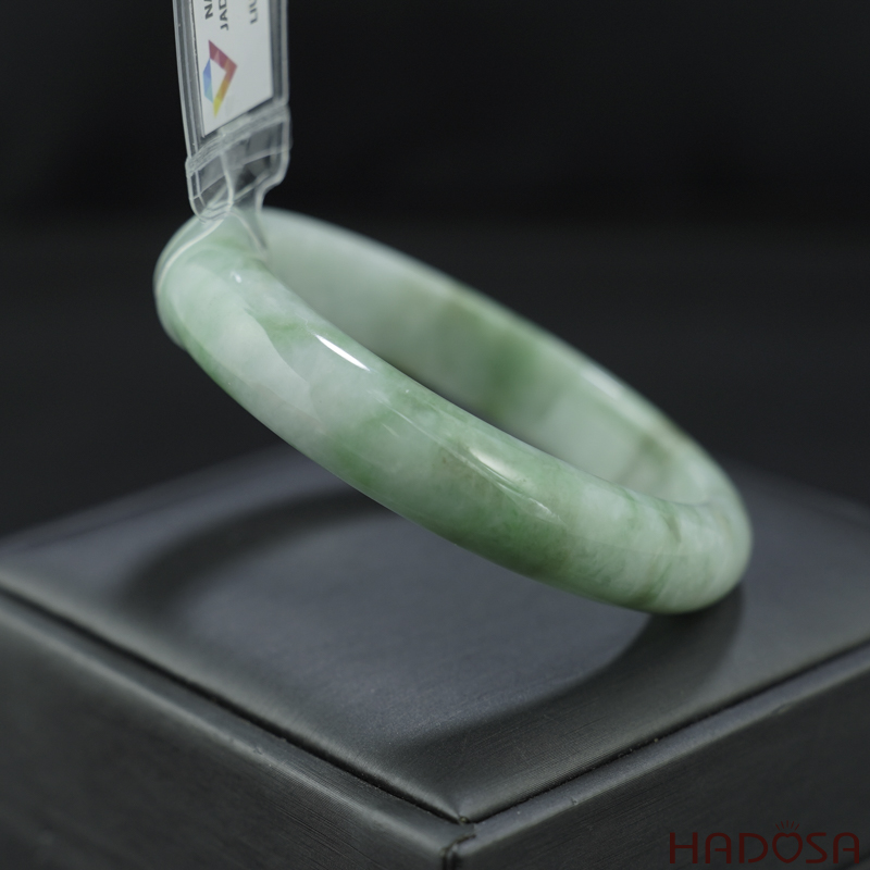 Vòng Ngọc Cẩm Thạch Jade A lá hẹ trắng môn phớt lý ni 53