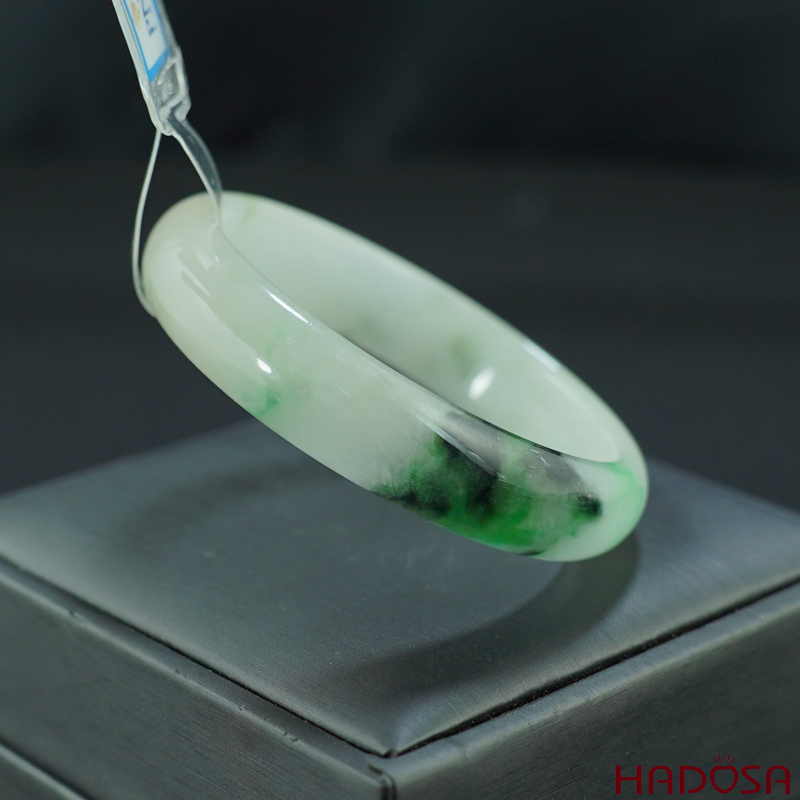 Vòng Ngọc Cẩm Thạch lá hẹ trắng phớt lý ni 55