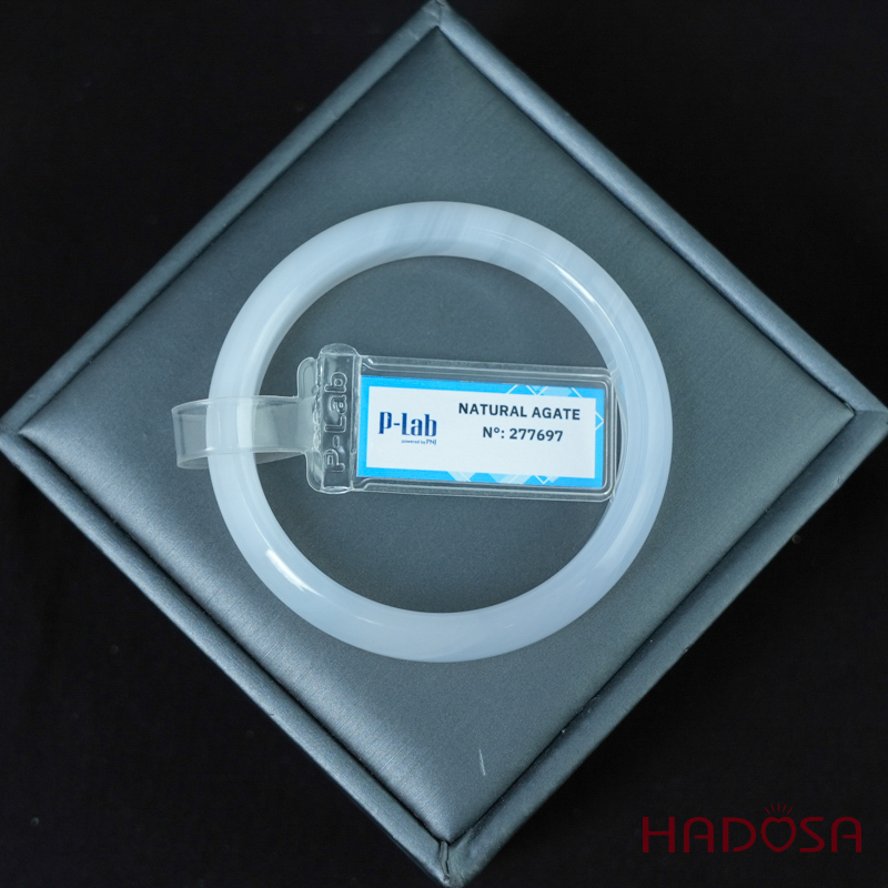 Vòng kiềng mã não trắng ngọc bản hẹ ni 51