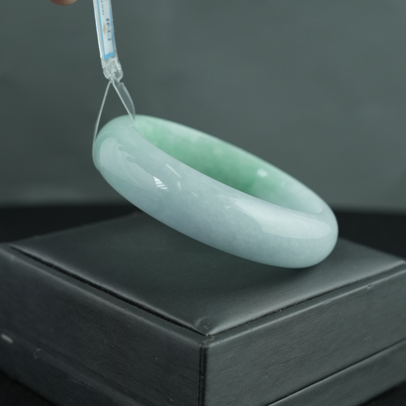 Vòng kiềng Ngọc Cẩm Thạch lá hẹ vân lí ni 56