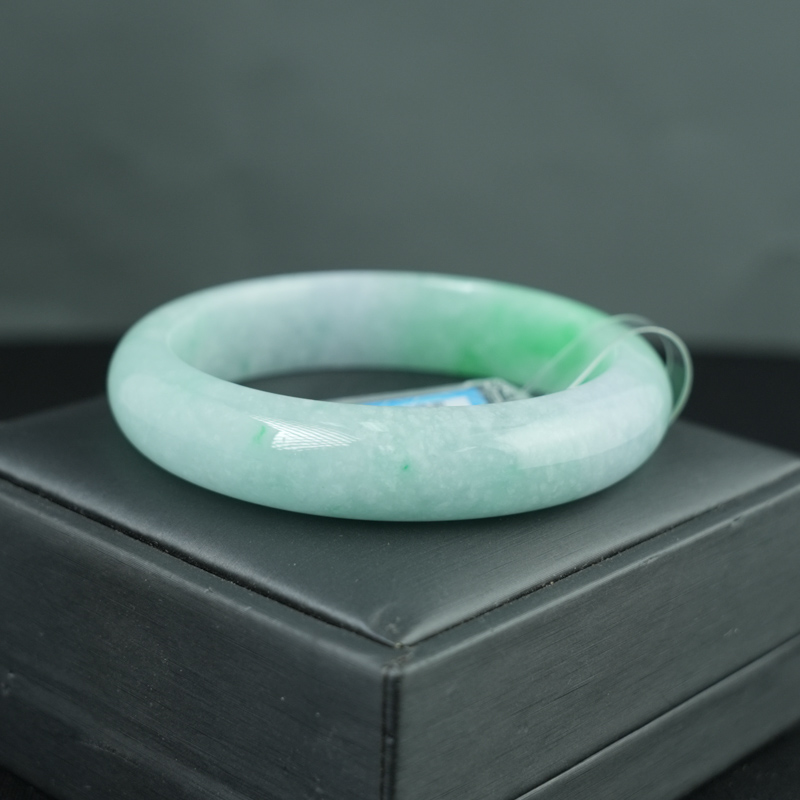 Vòng kiềng Ngọc Cẩm Thạch lá hẹ vân lí ni 57