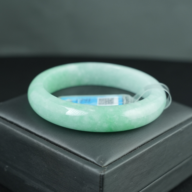 Vòng kiềng Ngọc Cẩm Thạch lá hẹ vân lí ni 57