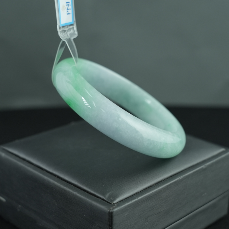 Vòng kiềng Ngọc Cẩm Thạch lá hẹ vân lí ni 57