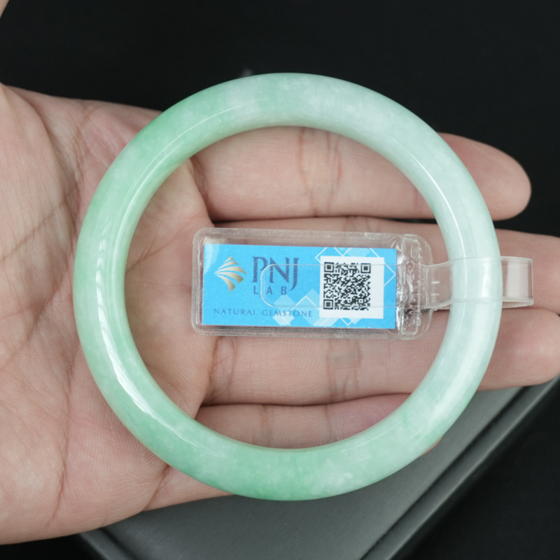 Vòng kiềng Ngọc Cẩm Thạch lá hẹ vân lí ni 57