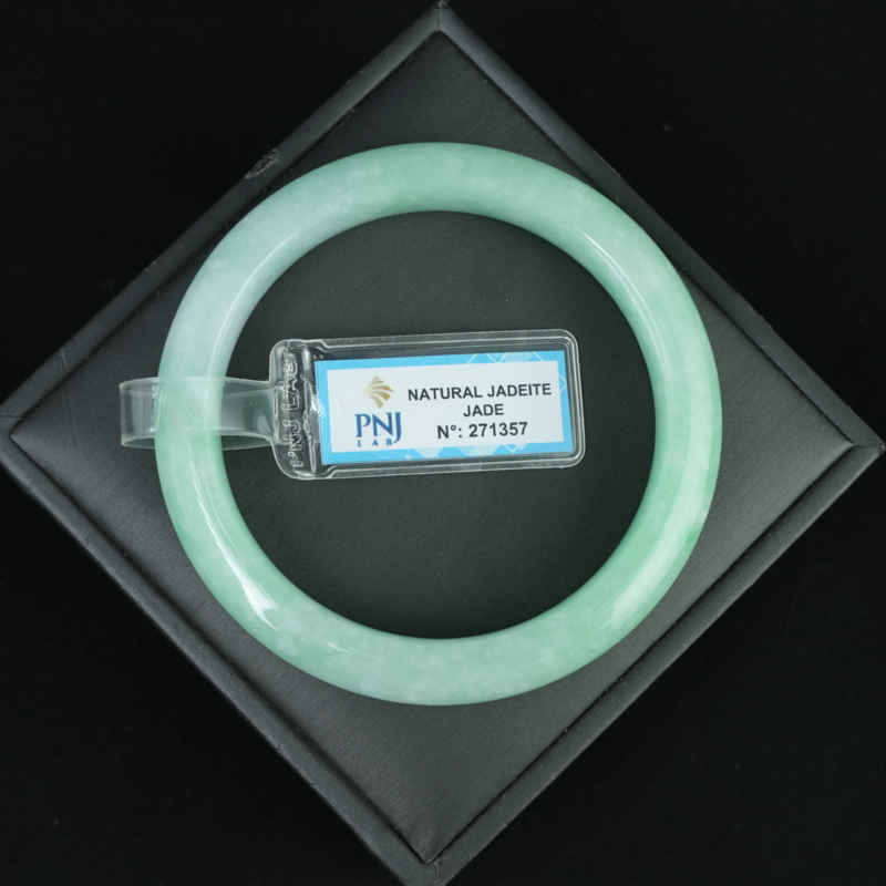 Vòng kiềng Ngọc Cẩm Thạch lá hẹ vân lí ni 58