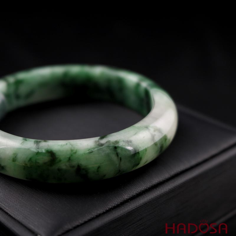 Vòng Ngọc Cẩm Thạch lá hẹ xanh điểm lí ni 54