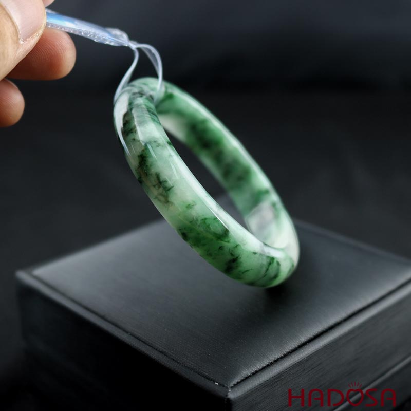 Vòng Ngọc Cẩm Thạch lá hẹ xanh điểm lí ni 54