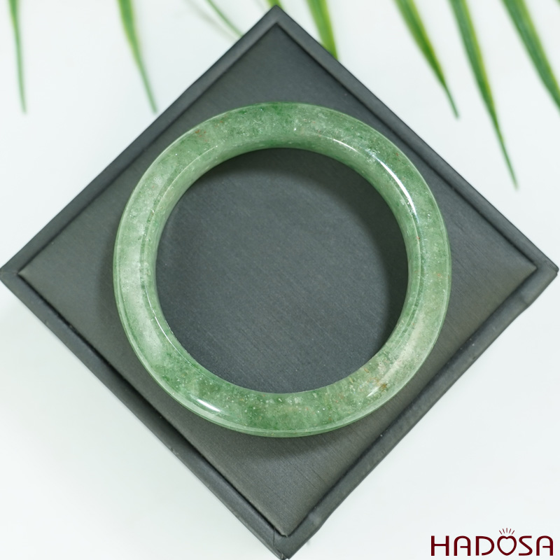 Vòng kiềng thạch anh dâu tây xanh 5A ni 55