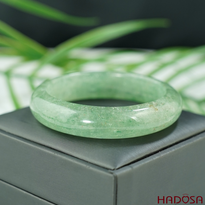 Vòng kiềng thạch anh dâu tây xanh 5A ni 55