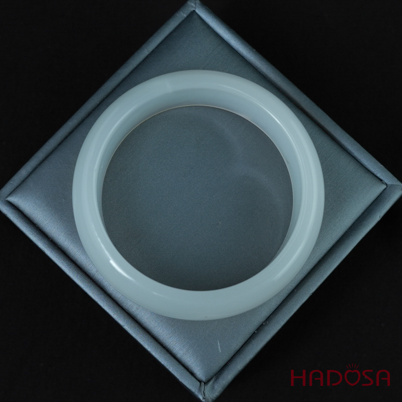 Vòng mã não trắng Ni 58