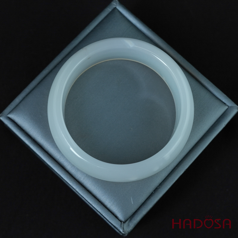 Vòng mã não trắng Ni 58