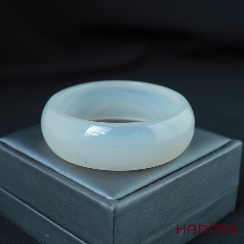 Vòng mã não trắng Ni 58