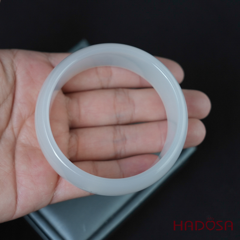 Vòng mã não trắng Ni 54