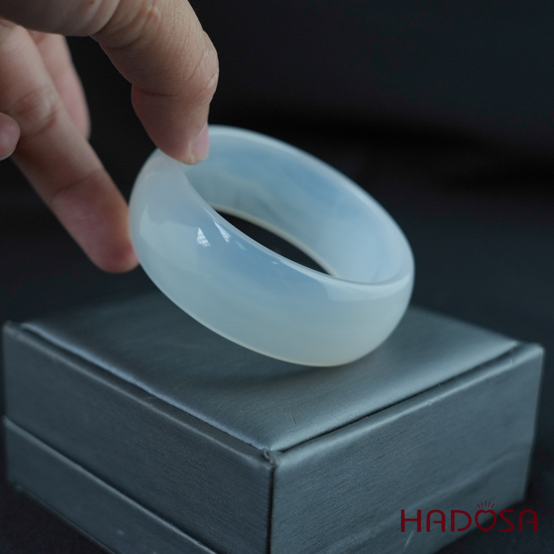 Vòng mã não trắng Ni 54