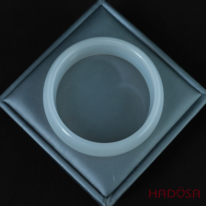 Vòng mã não trắng Ni 54