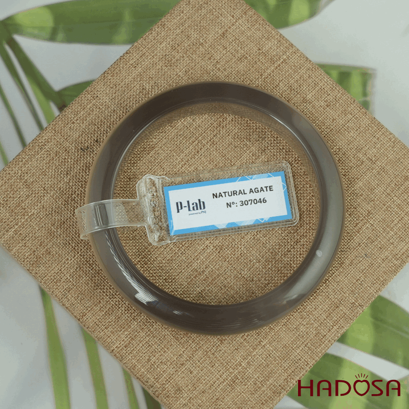 Vòng kiềng mã não xám ghi bản oval ni 55