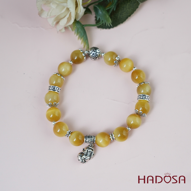 Vòng mắt hổ vàng tâm 10mm mix charm bạc 925