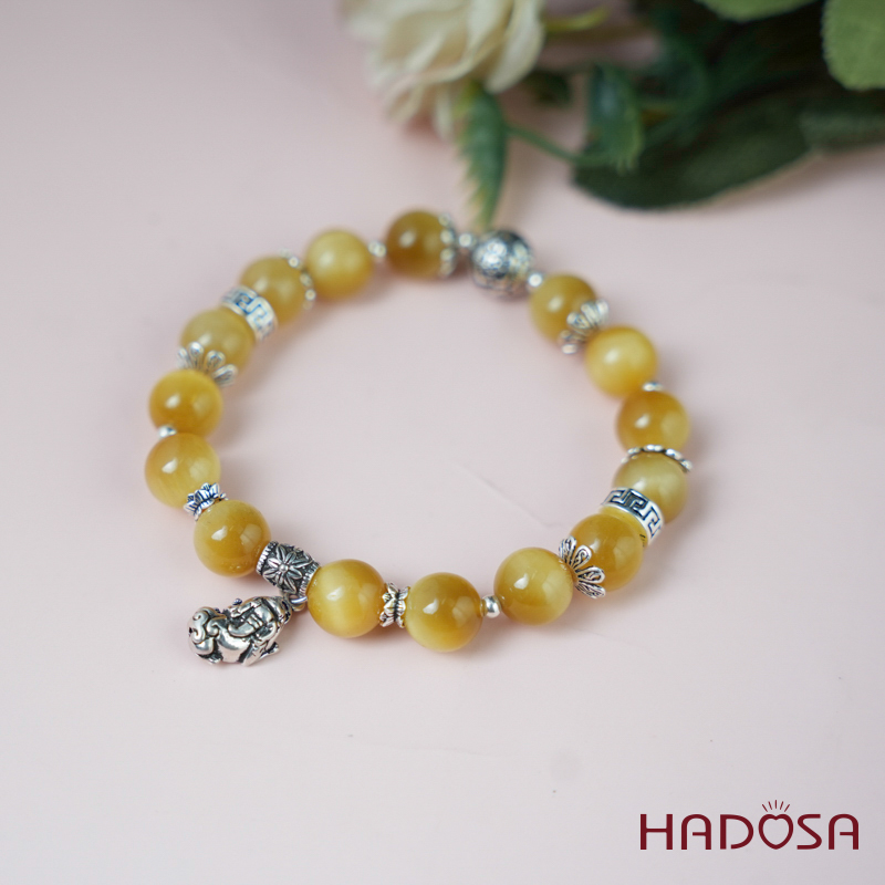 Vòng mắt hổ vàng tâm 10mm mix charm bạc 925