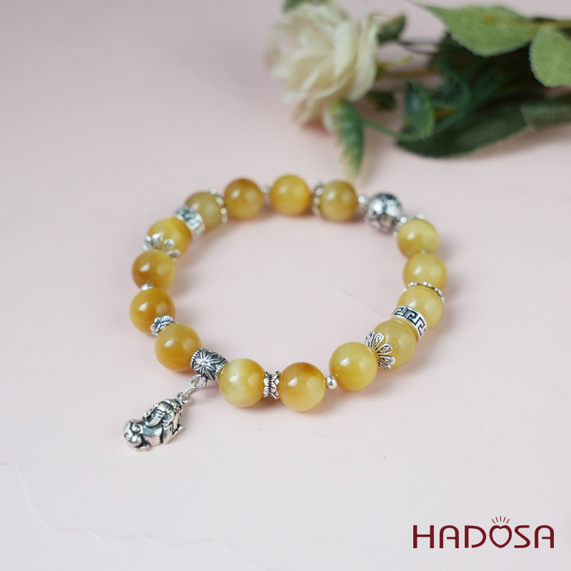 Vòng mắt hổ vàng tâm 10mm mix charm bạc 925