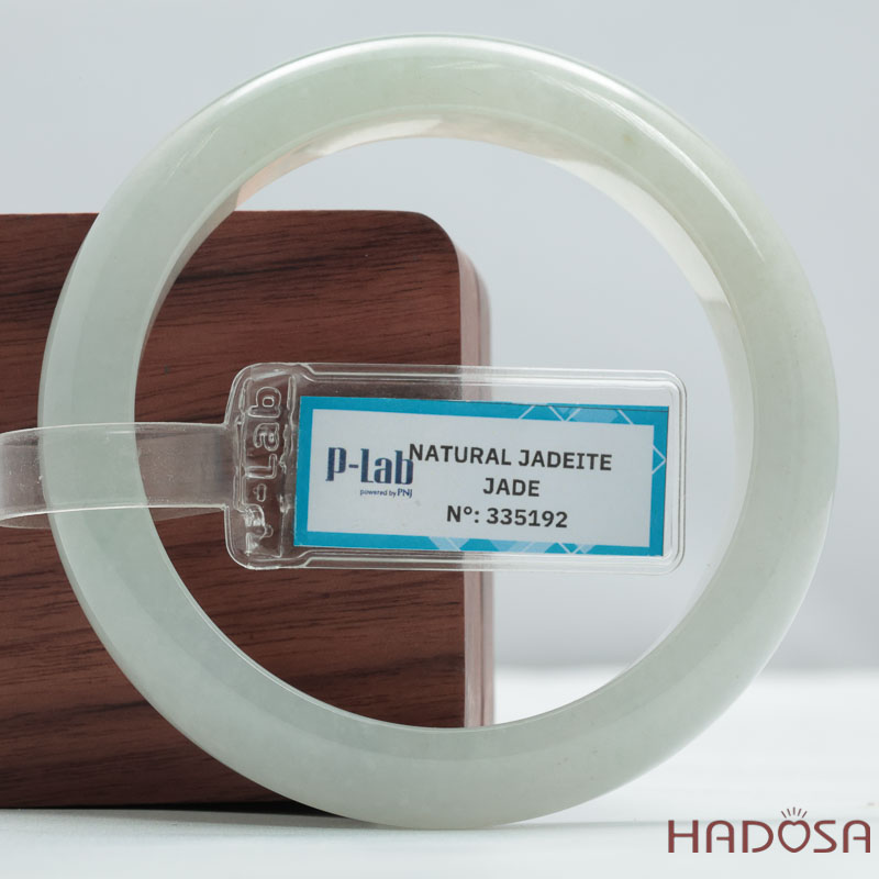 Vòng Phỉ Thúy Ngọc Jadeite Type A Bản Hẹ Nếp Mịn Ni 55