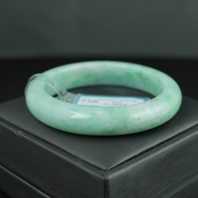 Vòng Ngọc Cẩm Thạch A lá hẹ nếp lý ni 57