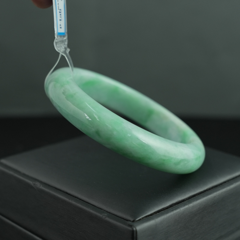 Vòng Ngọc Cẩm Thạch A lá hẹ nếp lý ni 57