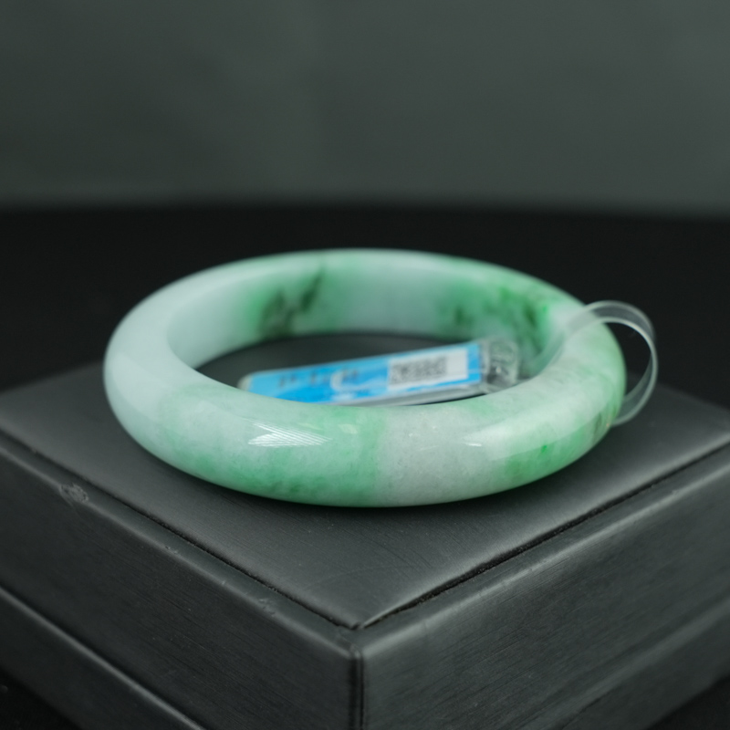 Vòng Ngọc Cẩm Thạch A lá hẹ xanh điểm lý ni 56