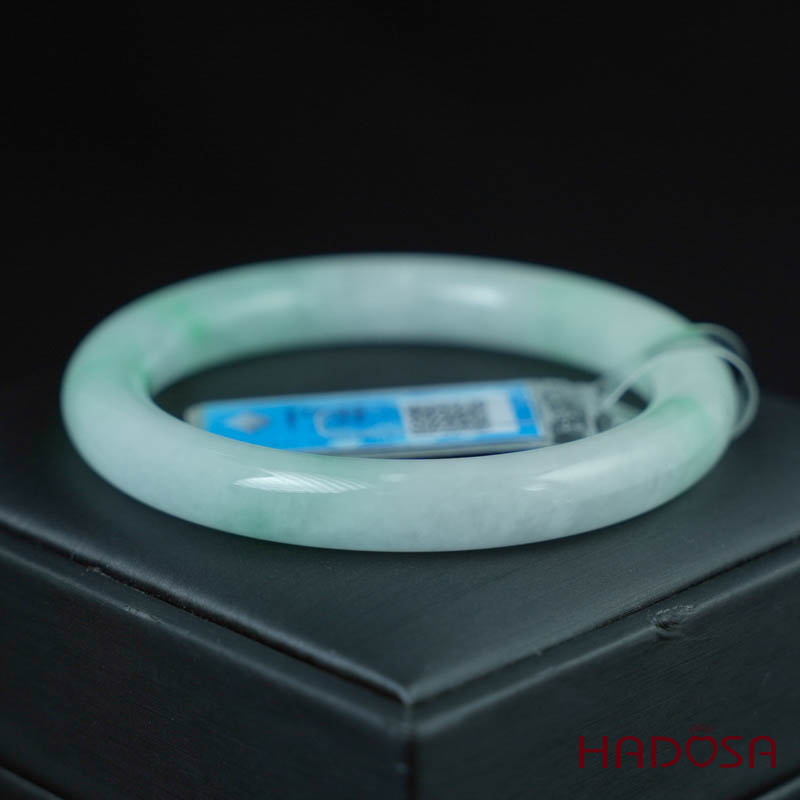 Vòng Ngọc Cẩm Thạch bản tròn xanh trong vân lý ni 51