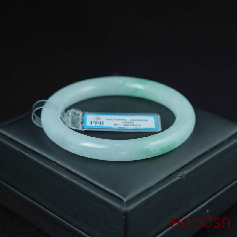 Vòng Ngọc Cẩm Thạch bản tròn xanh trong vân lý ni 53