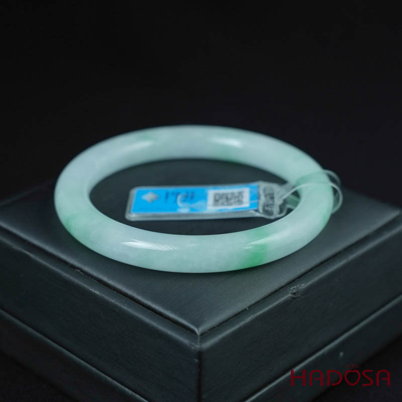 Vòng Ngọc Cẩm Thạch bản tròn xanh trong vân lý ni 56