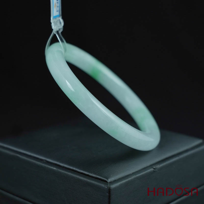 Vòng Ngọc Cẩm Thạch bản tròn xanh trong vân lý ni 56