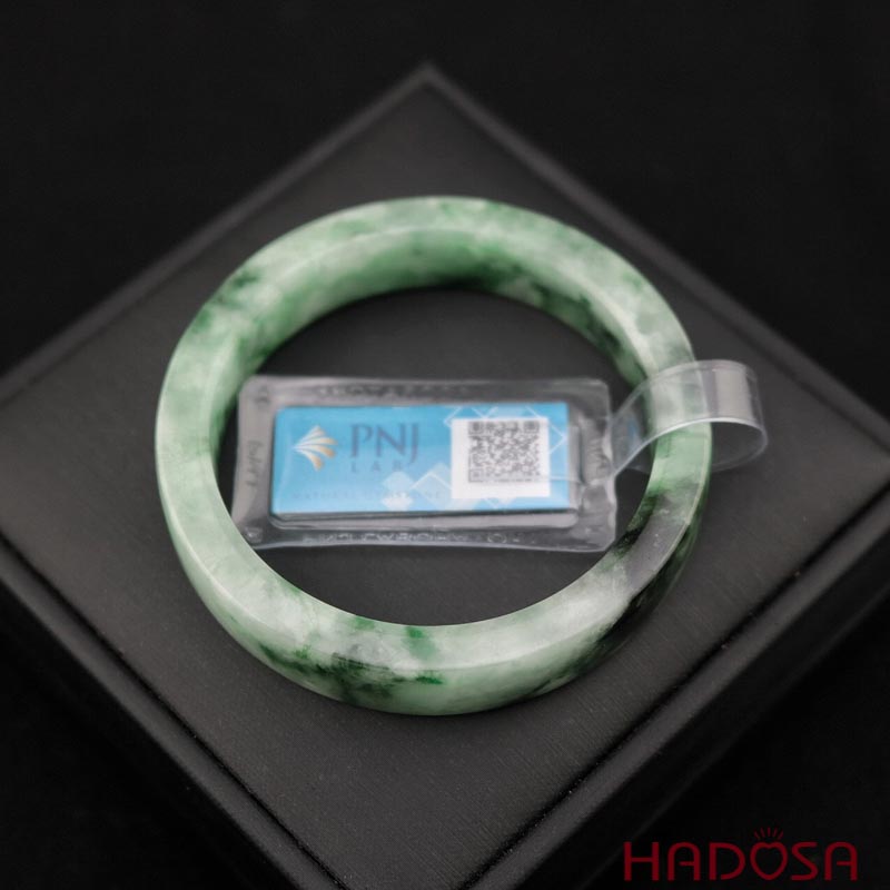 Vòng Ngọc Cẩm Thạch bản vuông tuyết lý ni 50