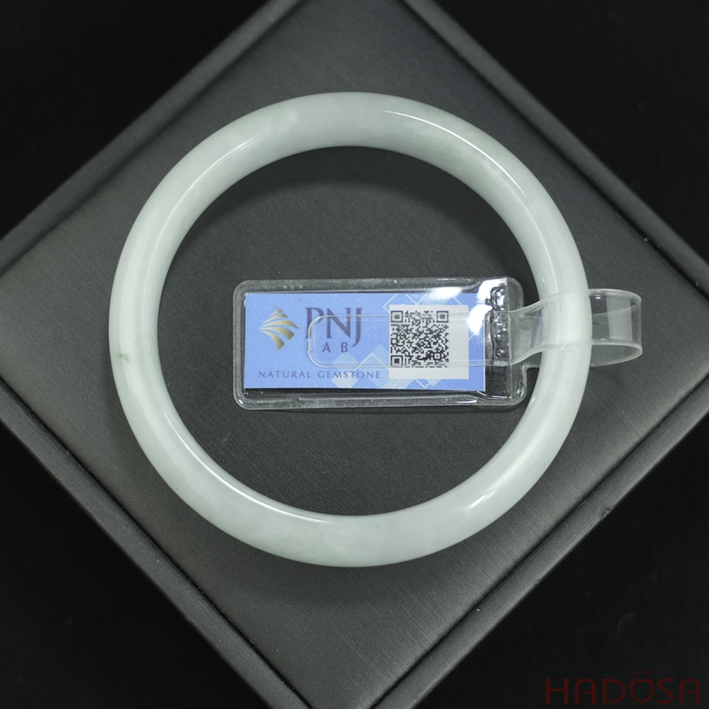 Vòng Ngọc Cẩm Thạch oval trắng trong vân xanh ni 54