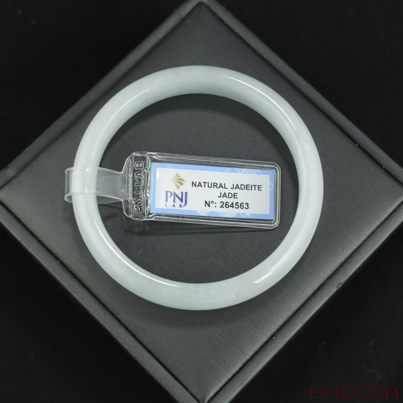 Vòng Bạch Ngọc Cẩm Thạch Oval Điểm Xanh Lý Ni 55