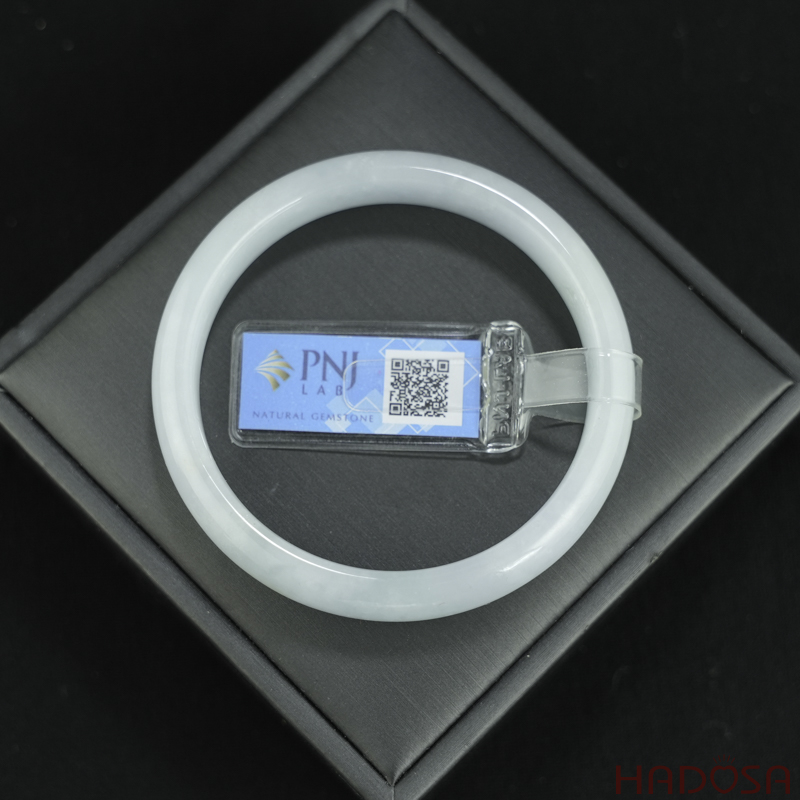 Vòng Ngọc Cẩm Thạch oval trắng trong vân xanh ni 55