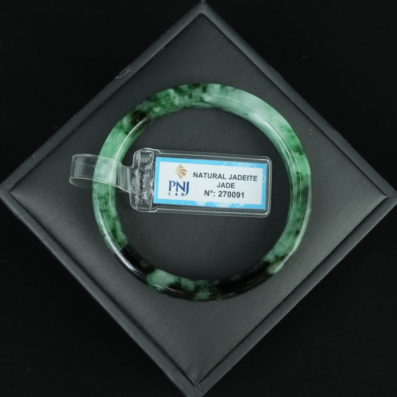 Vòng Ngọc Cẩm Thạch sơn thủy bản vuông ni 52