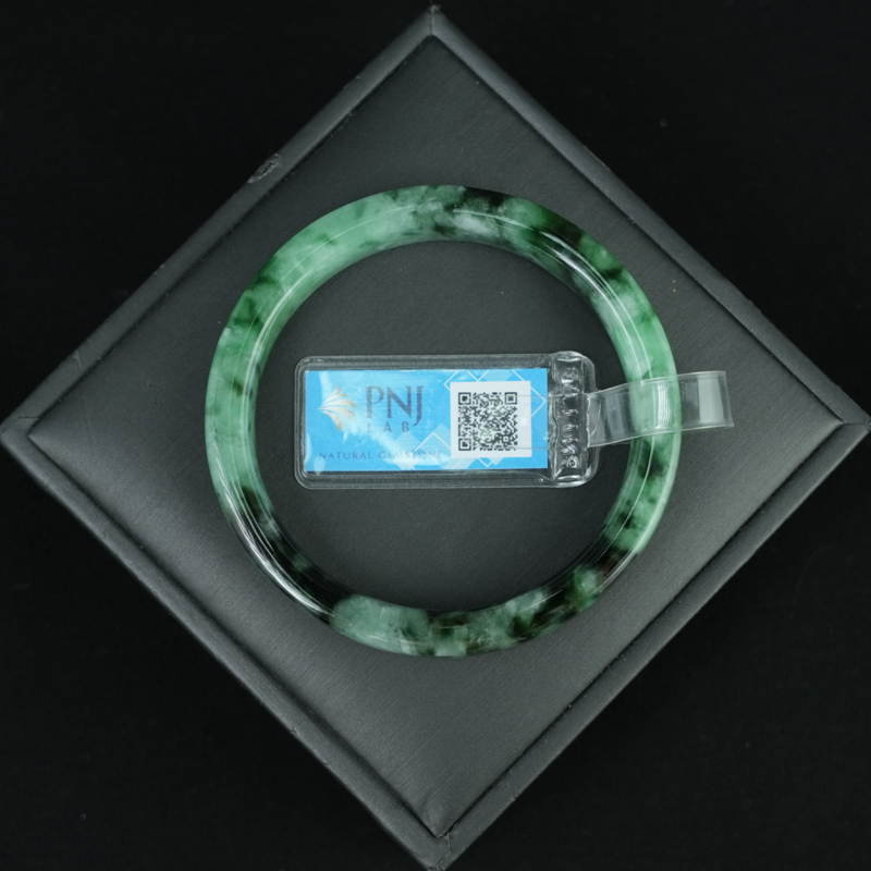 Vòng Ngọc Cẩm Thạch sơn thủy bản vuông ni 52