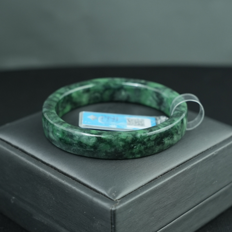 Vòng Ngọc Cẩm Thạch sơn thủy bản vuông ni 54