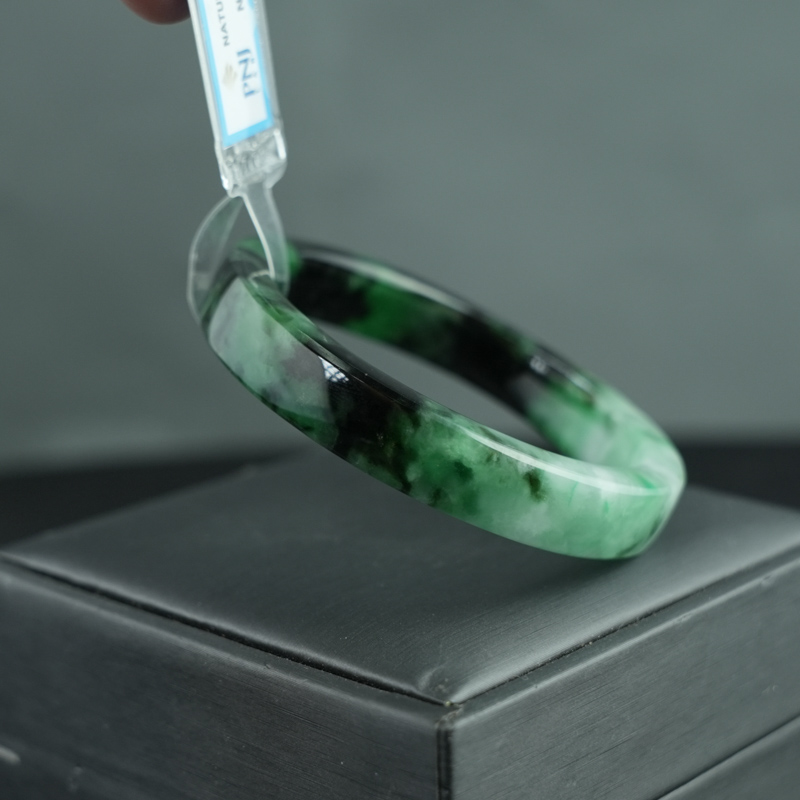 Vòng Ngọc Cẩm Thạch sơn thủy bản vuông ni 54