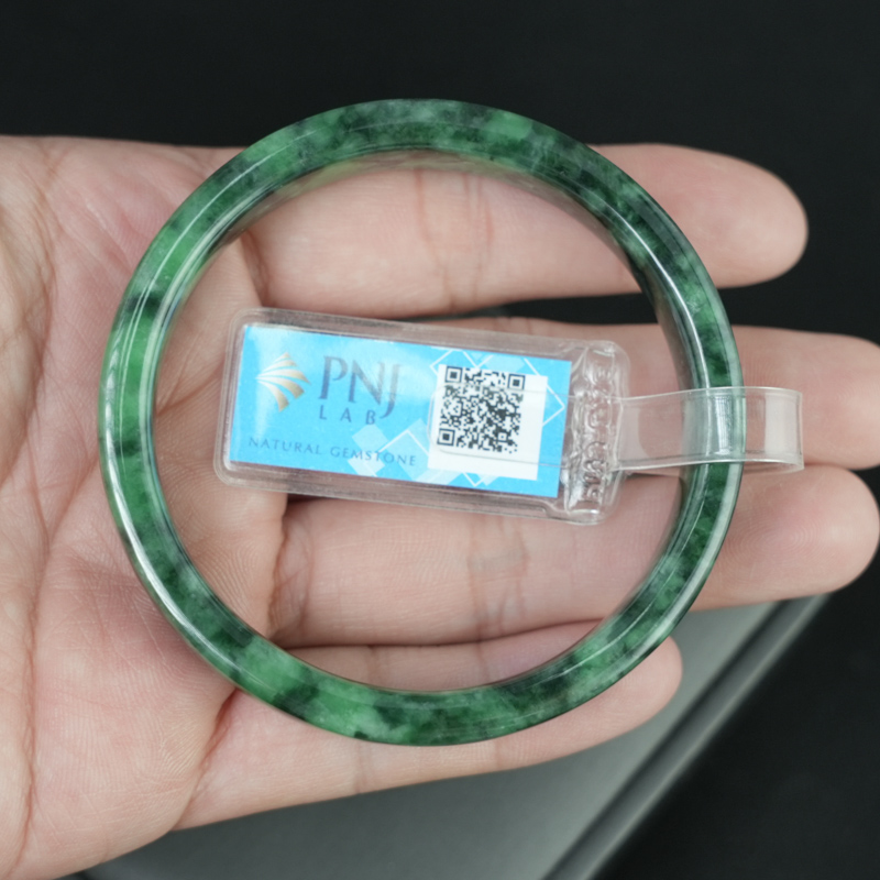 Vòng Ngọc Cẩm Thạch sơn thủy bản vuông ni 54