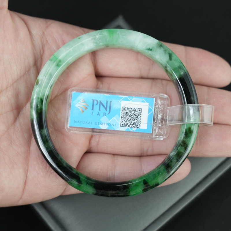 Vòng Ngọc Cẩm Thạch sơn thủy bản vuông ni 54