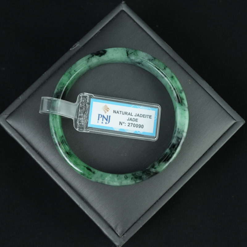 Vòng Ngọc Cẩm Thạch sơn thủy bản vuông ni 55