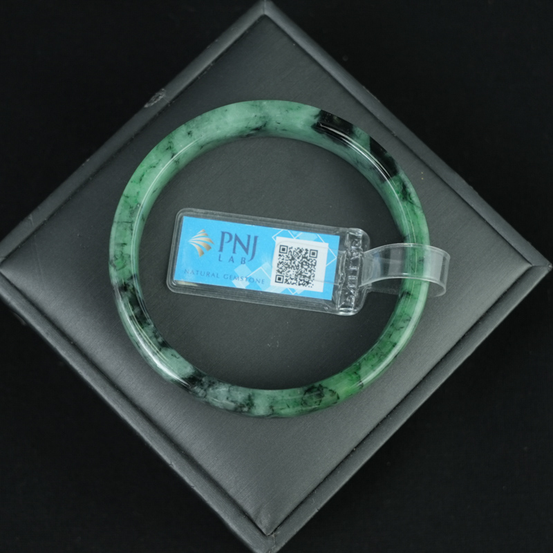 Vòng Ngọc Cẩm Thạch sơn thủy bản vuông ni 55