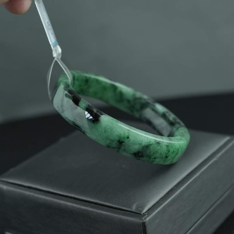 Vòng Ngọc Cẩm Thạch sơn thủy bản vuông ni 55