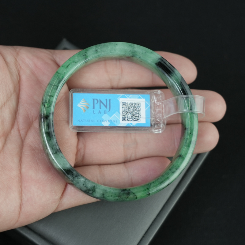 Vòng Ngọc Cẩm Thạch sơn thủy bản vuông ni 55