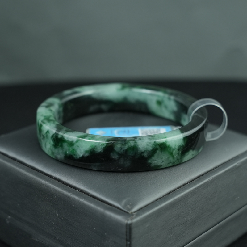 Vòng Ngọc Cẩm Thạch sơn thủy bản vuông ni 56